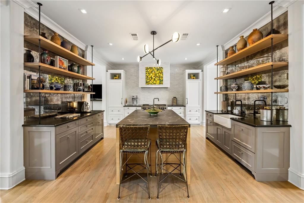 2288 Peachtree Road NW 16