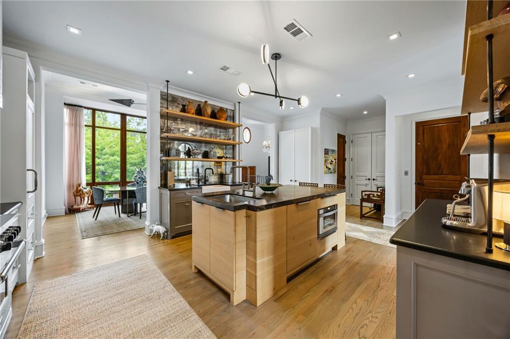 2288 Peachtree Road NW 16