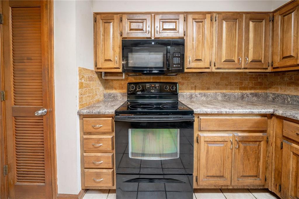 5310 Arrowind Road, Lilburn, Georgia image 6