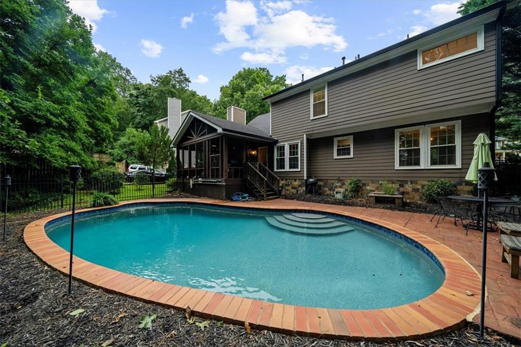 1202 Rockmart Circle NW