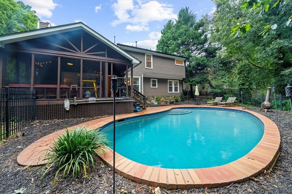 1202 Rockmart Circle NW