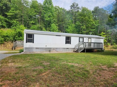 Homes For Sale - 121 Rebecca Court<br/> Lumpkin County, Dahlonega, GA 30533
