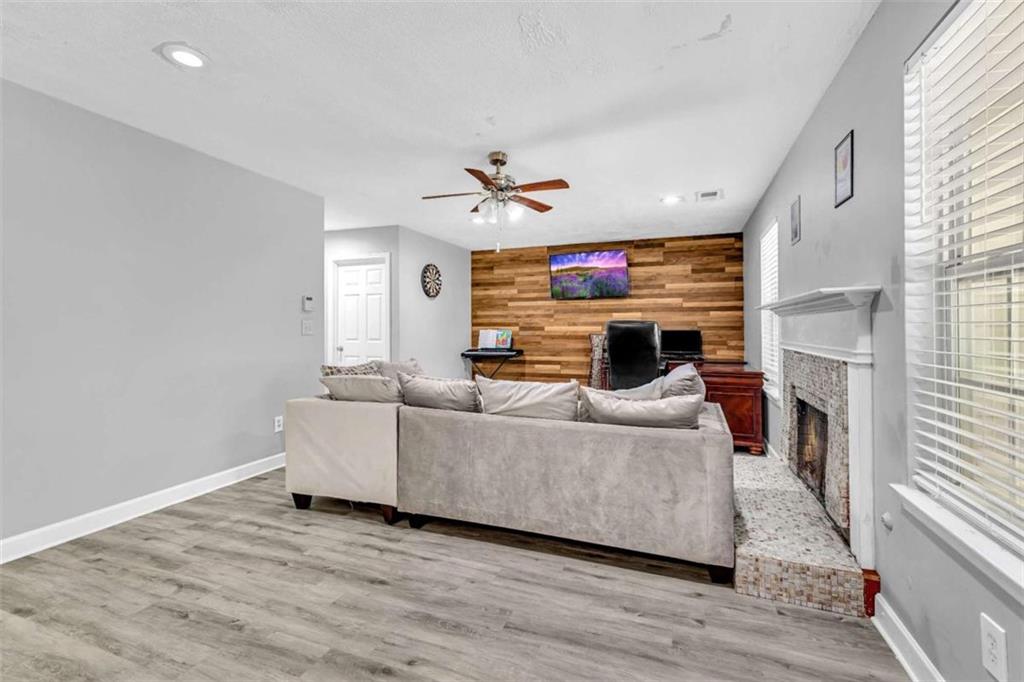 3505 OAKSHIRE Way