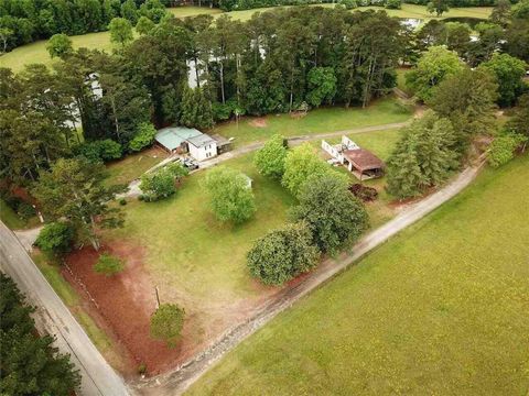 A home in Fairburn