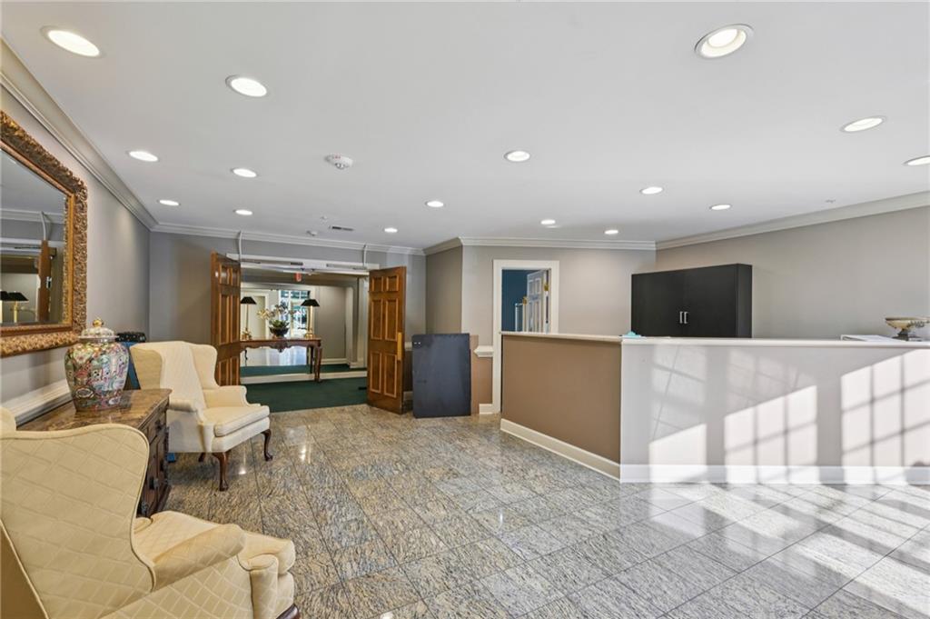 28214 Plantation Drive NE