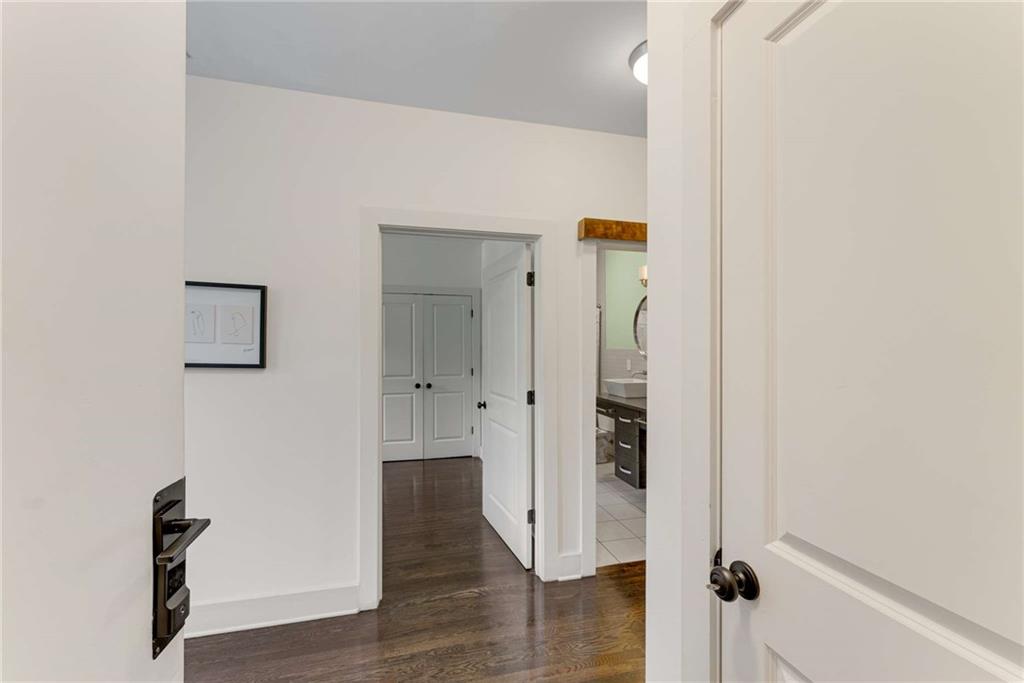 1300 Dekalb Avenue NE 221