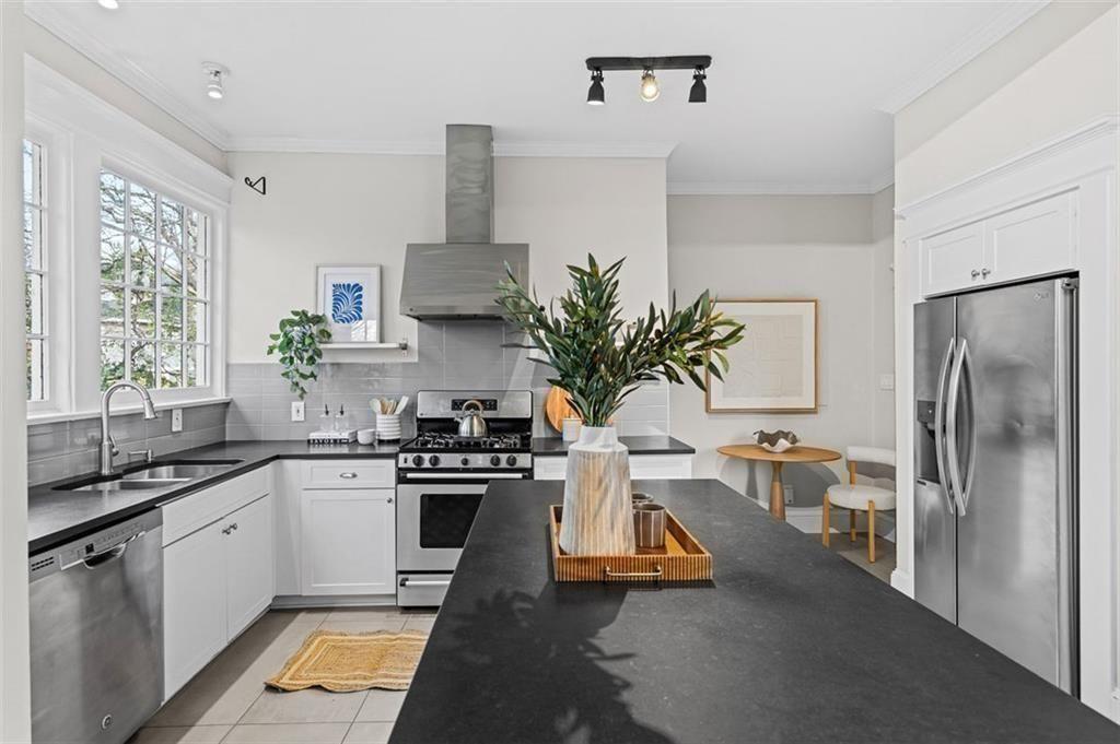 631 Linwood Avenue NE