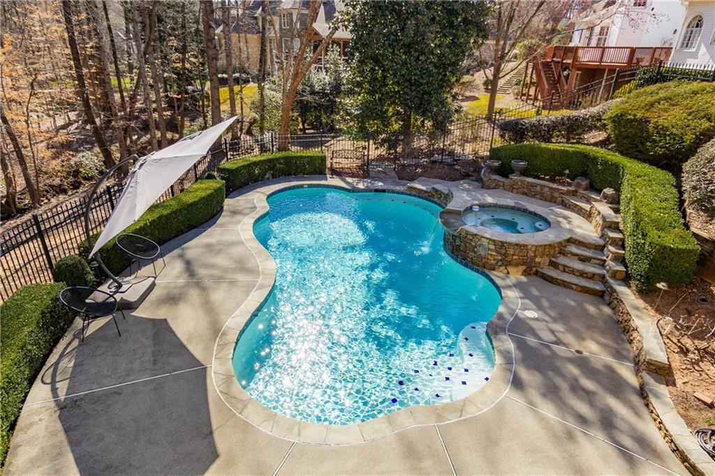 715 Newport Hollow, Alpharetta, Georgia image 2