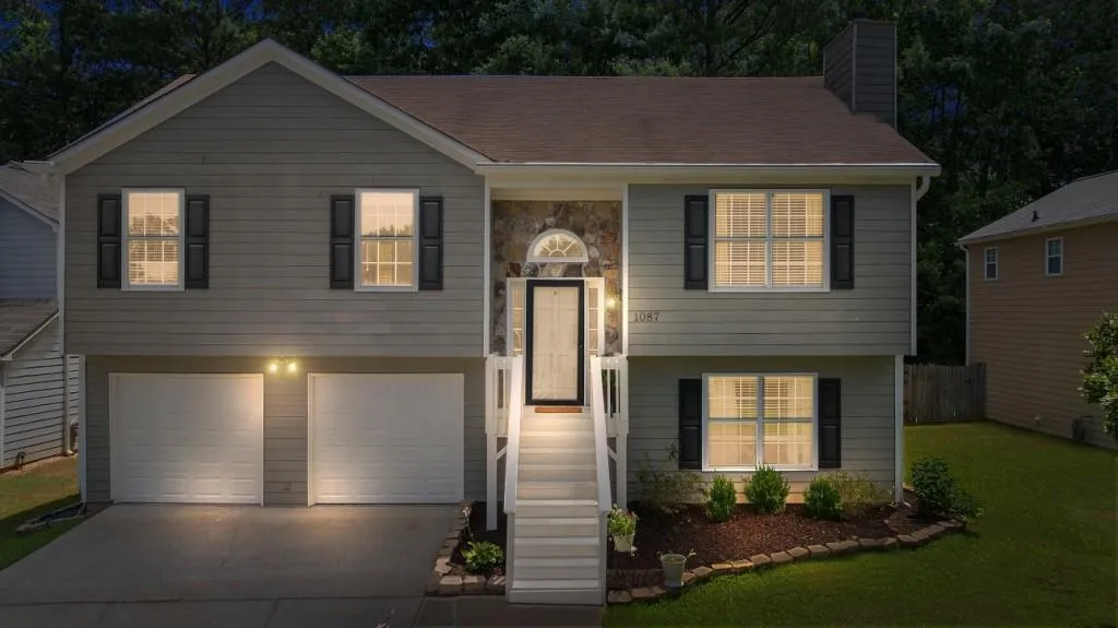 Smyrna, Georgia 30082, United States, 4 Bedrooms Bedrooms, ,3 BathroomsBathrooms,Residential,Pending,195195