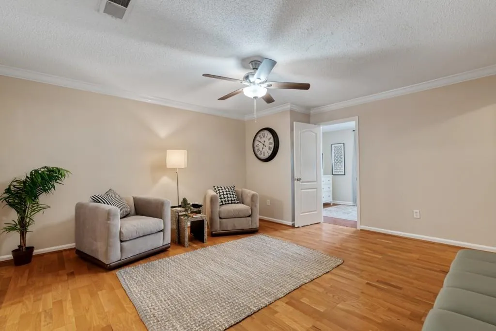 Smyrna, Georgia 30082, United States, 4 Bedrooms Bedrooms, ,3 BathroomsBathrooms,Residential,Pending,195195