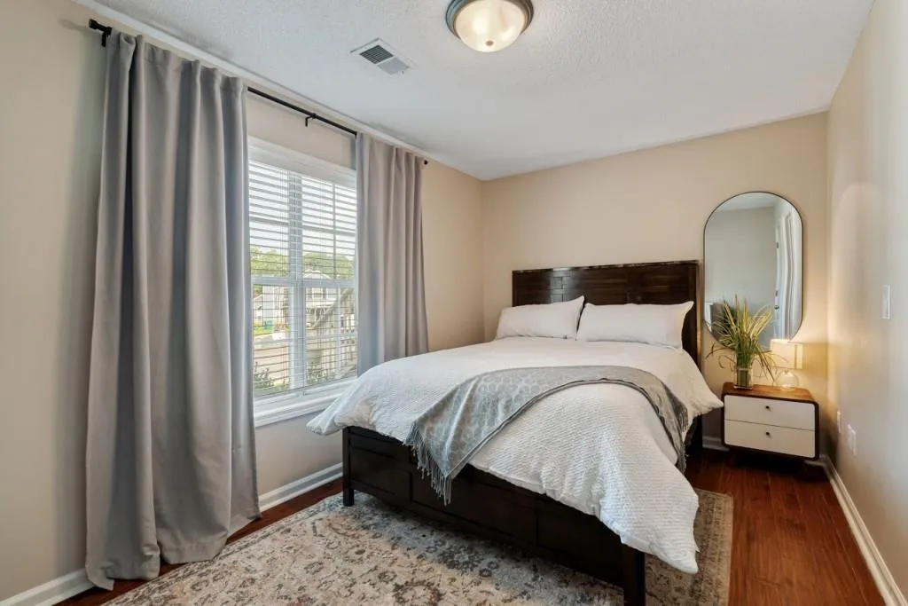 Smyrna, Georgia 30082, United States, 4 Bedrooms Bedrooms, ,3 BathroomsBathrooms,Residential,Pending,195195