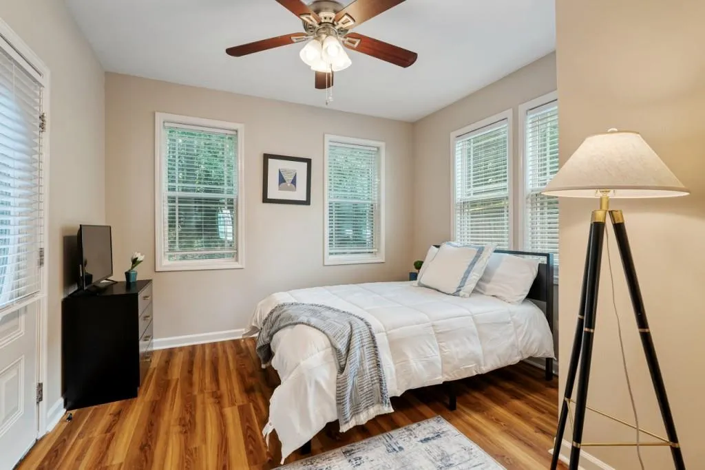 Smyrna, Georgia 30082, United States, 4 Bedrooms Bedrooms, ,3 BathroomsBathrooms,Residential,Pending,195195