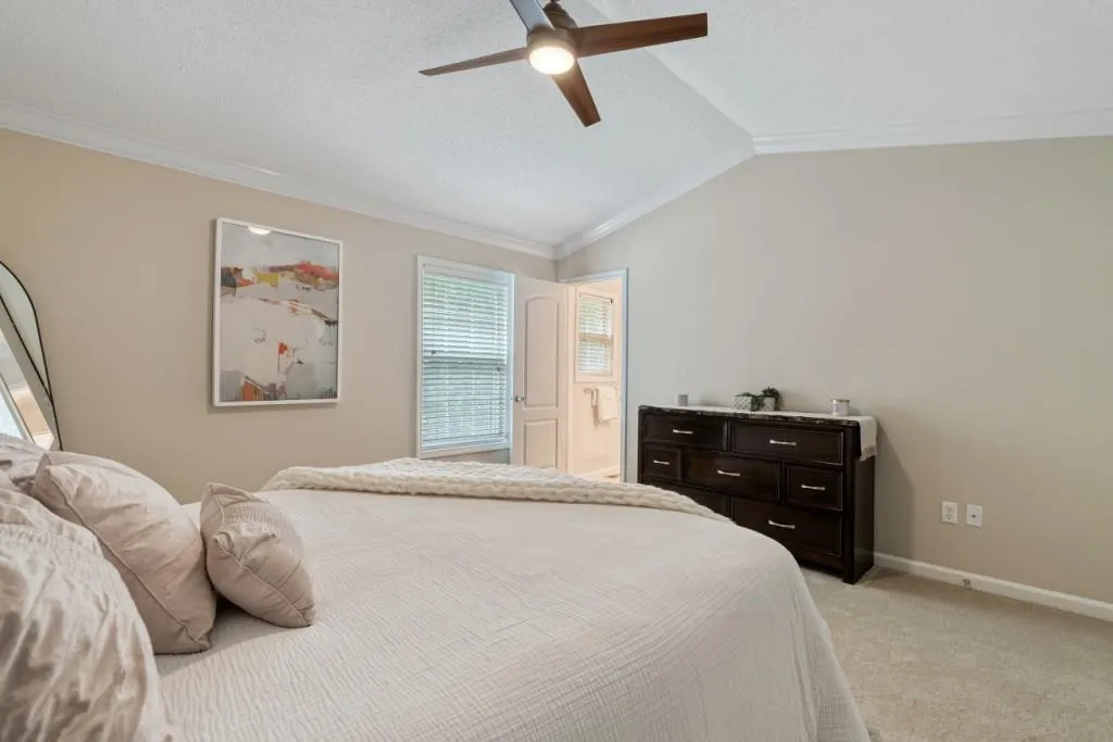 Smyrna, Georgia 30082, United States, 4 Bedrooms Bedrooms, ,3 BathroomsBathrooms,Residential,Pending,195195