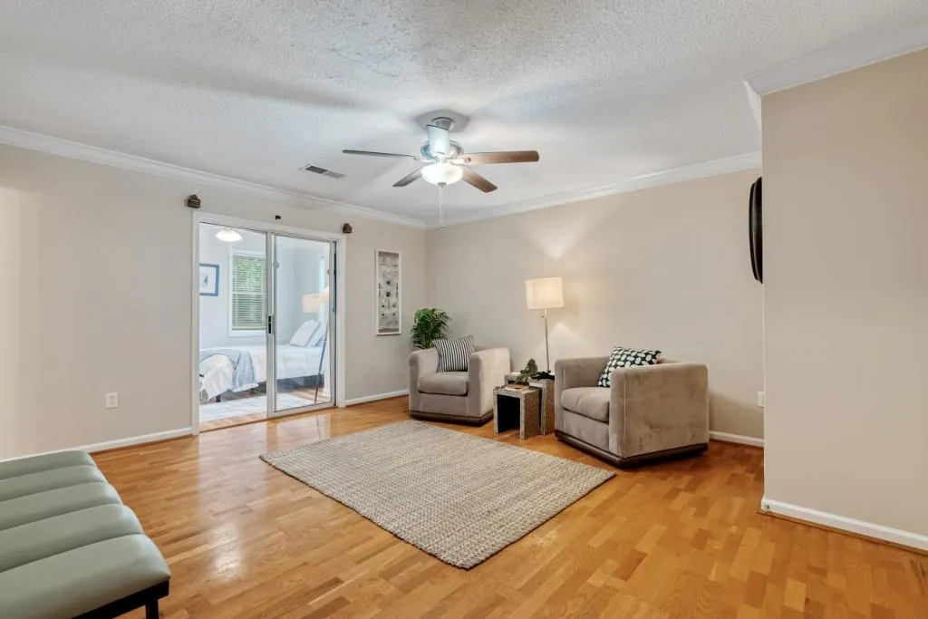 Smyrna, Georgia 30082, United States, 4 Bedrooms Bedrooms, ,3 BathroomsBathrooms,Residential,Pending,195195