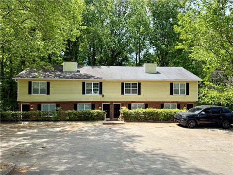 Multifamily For Sale - 3123 Destin Circle<br/> Snellville, GA 30078