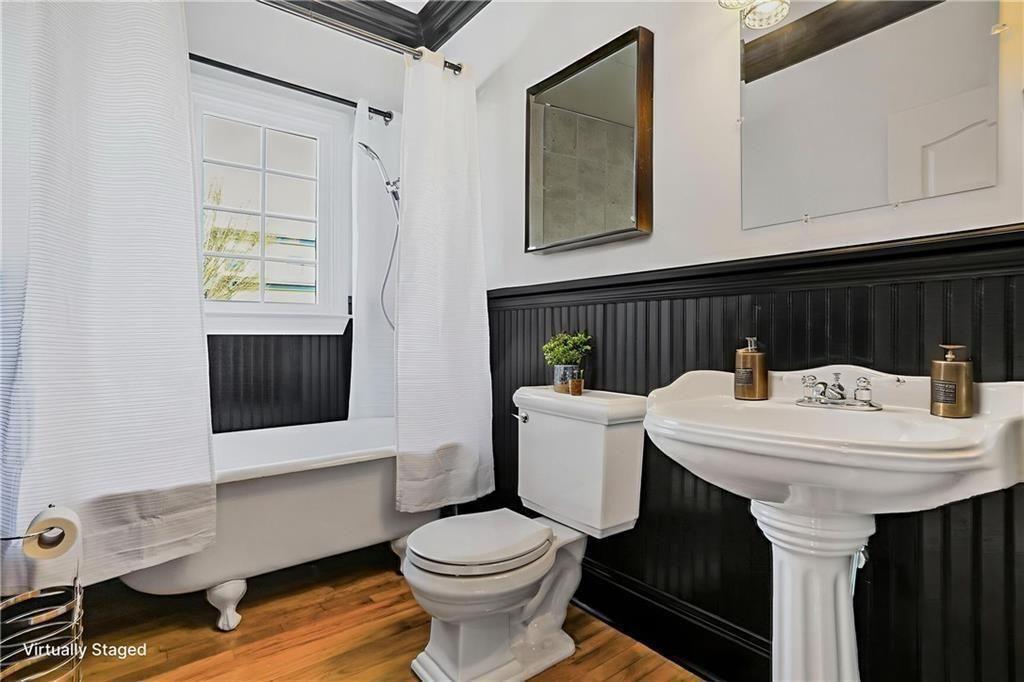 484 Martin Street SE