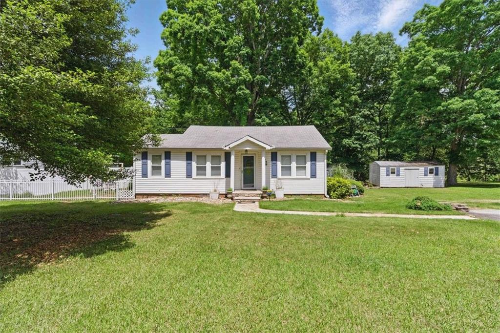 8136 Connally Drive, Douglasville, Georgia image 2