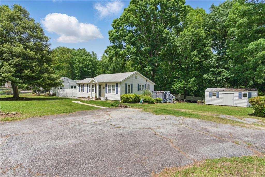 8136 Connally Drive, Douglasville, Georgia image 4