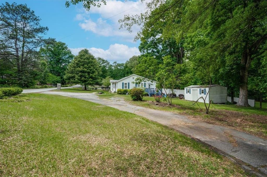8136 Connally Drive, Douglasville, Georgia image 3