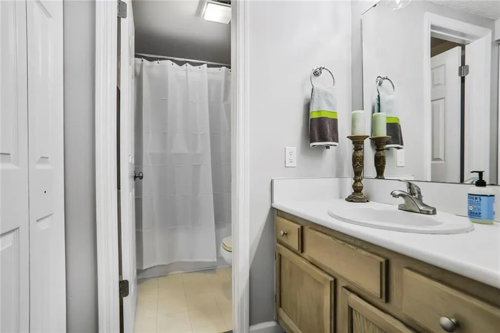 Atlanta, Georgia 30309, United States, 2 Bedrooms Bedrooms, ,2 BathroomsBathrooms,Residential,Pending,83456