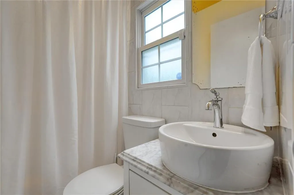 Decatur, Georgia 30033, United States, 3 Bedrooms Bedrooms, ,2 BathroomsBathrooms,Residential,Active,198757