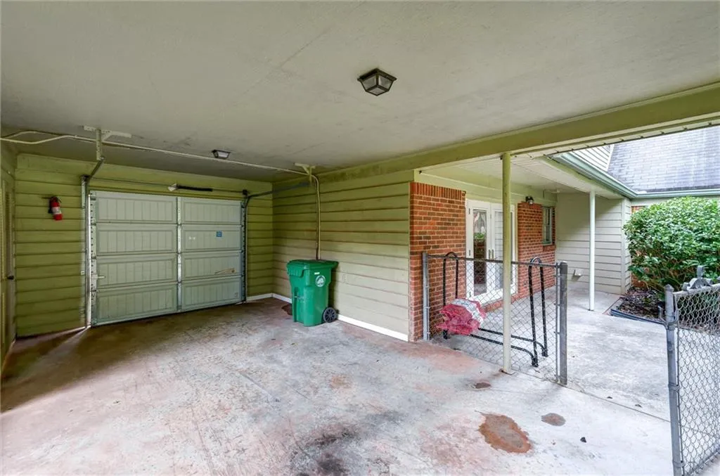 Decatur, Georgia 30033, United States, 3 Bedrooms Bedrooms, ,2 BathroomsBathrooms,Residential,Active,198757