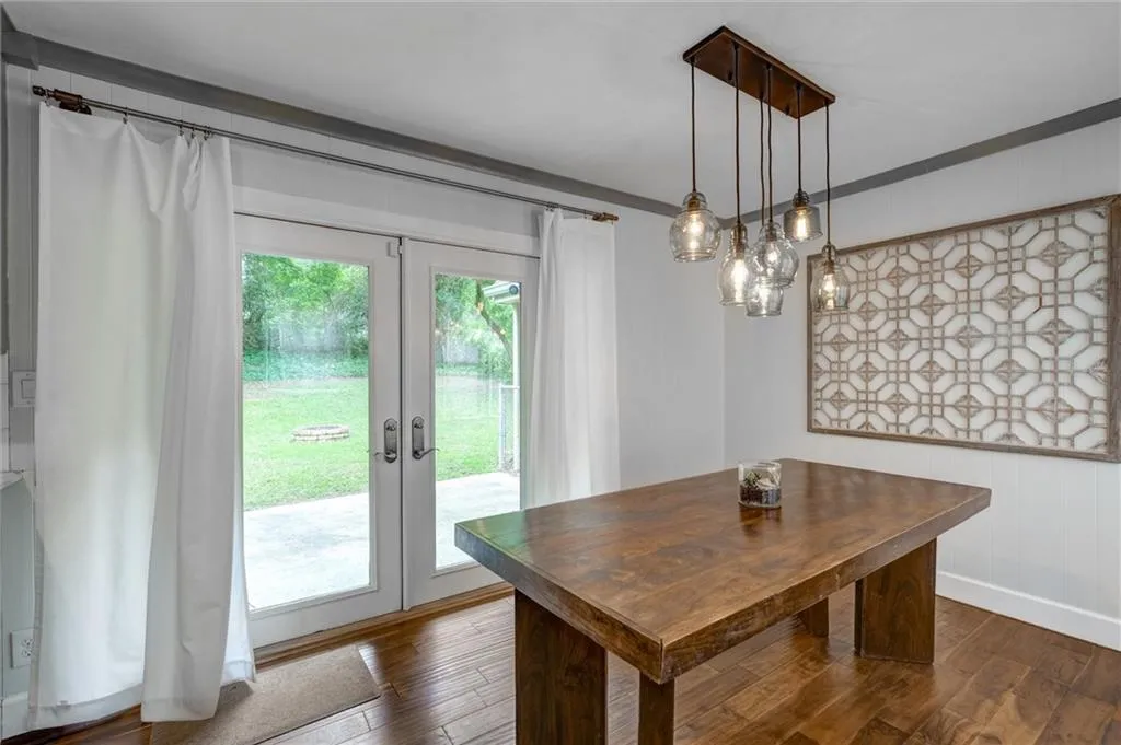 Decatur, Georgia 30033, United States, 3 Bedrooms Bedrooms, ,2 BathroomsBathrooms,Residential,Active,198757