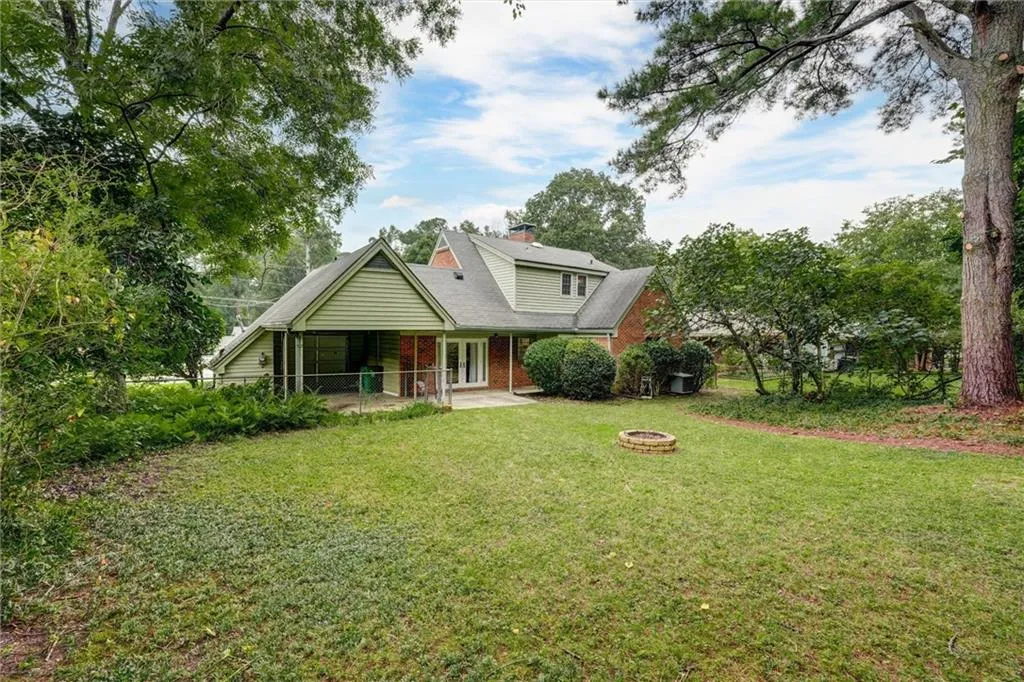 Decatur, Georgia 30033, United States, 3 Bedrooms Bedrooms, ,2 BathroomsBathrooms,Residential,Active,198757