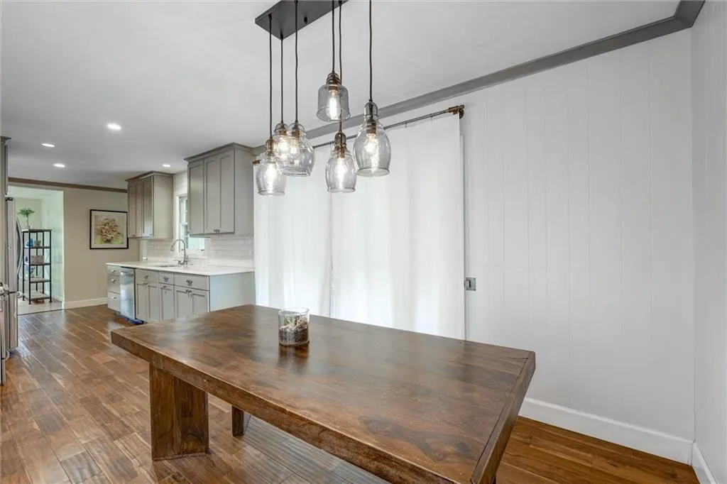 Decatur, Georgia 30033, United States, 3 Bedrooms Bedrooms, ,2 BathroomsBathrooms,Residential,Active,198757