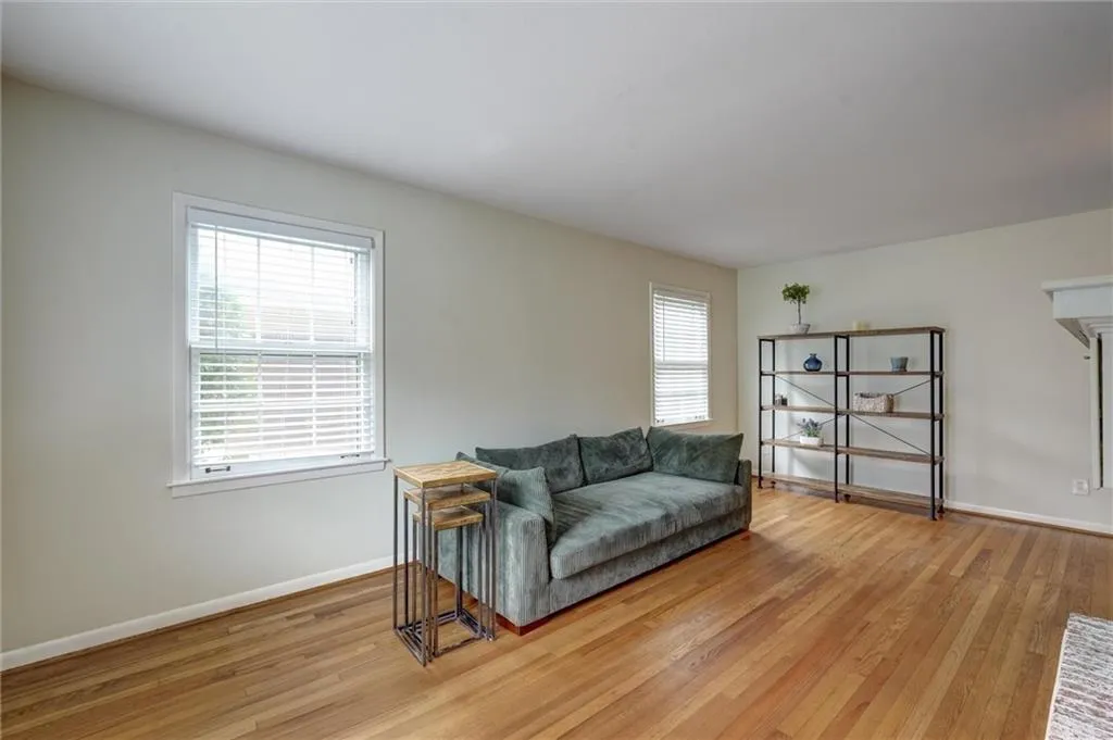 Decatur, Georgia 30033, United States, 3 Bedrooms Bedrooms, ,2 BathroomsBathrooms,Residential,Active,198757