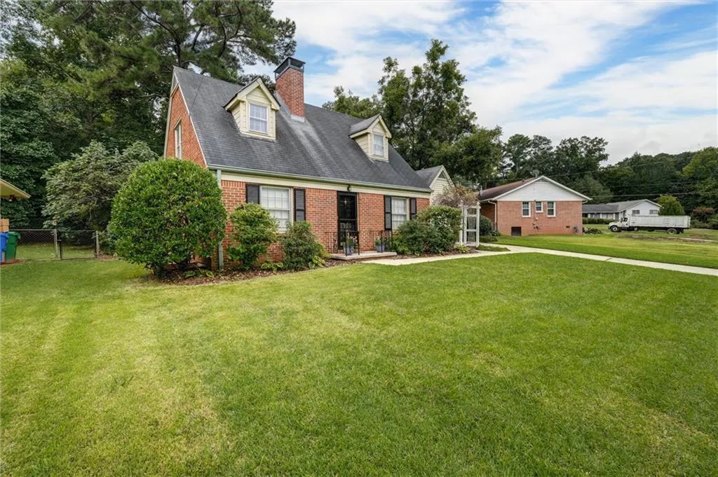 Decatur, Georgia 30033, United States, 3 Bedrooms Bedrooms, ,2 BathroomsBathrooms,Residential,Active,198757