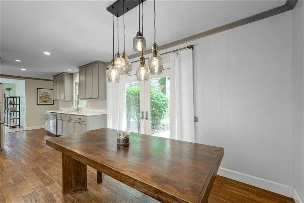 Decatur, Georgia 30033, United States, 3 Bedrooms Bedrooms, ,2 BathroomsBathrooms,Residential,Active,198757