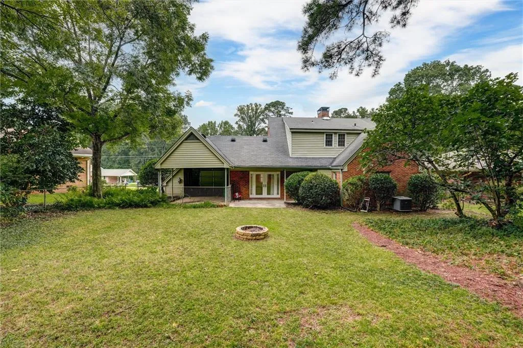 Decatur, Georgia 30033, United States, 3 Bedrooms Bedrooms, ,2 BathroomsBathrooms,Residential,Active,198757