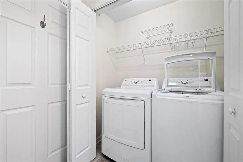 Marietta, Georgia 30067, United States, 2 Bedrooms Bedrooms, ,2 BathroomsBathrooms,Residential,Active,160032