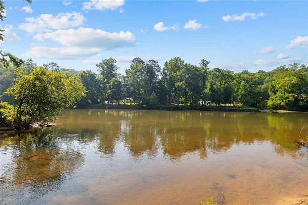 Marietta, Georgia 30067, United States, 2 Bedrooms Bedrooms, ,2 BathroomsBathrooms,Residential,Active,160032