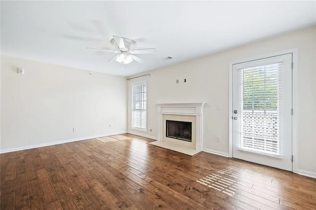 Marietta, Georgia 30067, United States, 2 Bedrooms Bedrooms, ,2 BathroomsBathrooms,Residential,Active,160032