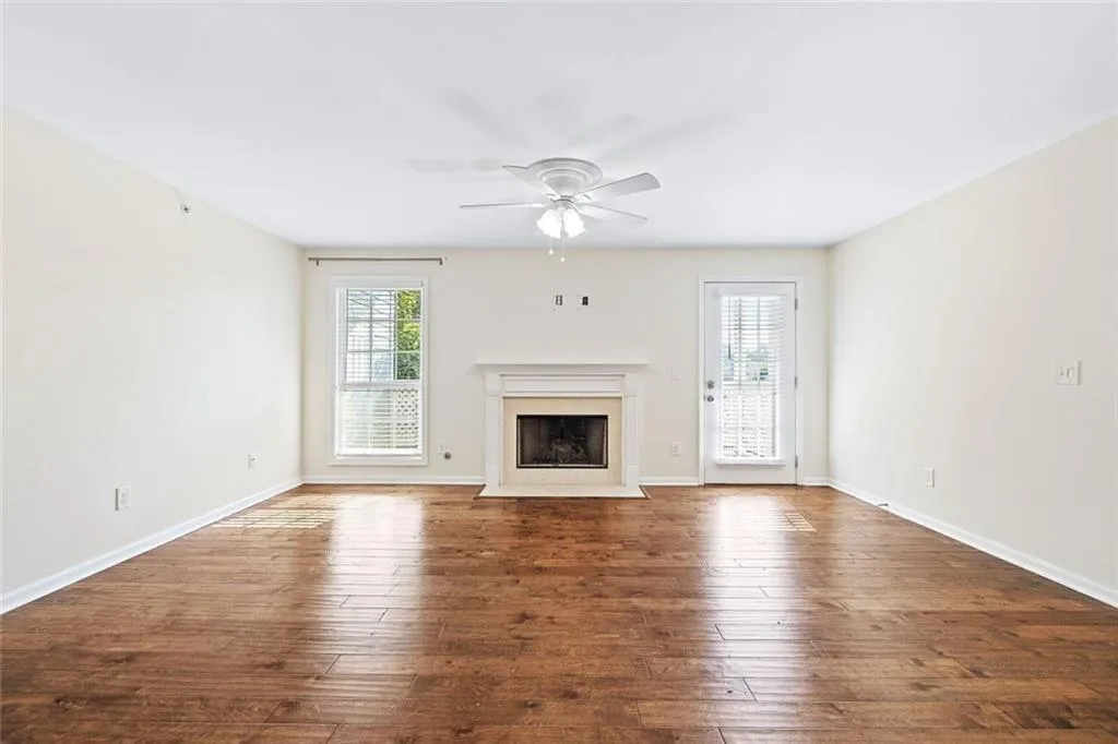 Marietta, Georgia 30067, United States, 2 Bedrooms Bedrooms, ,2 BathroomsBathrooms,Residential,Active,160032