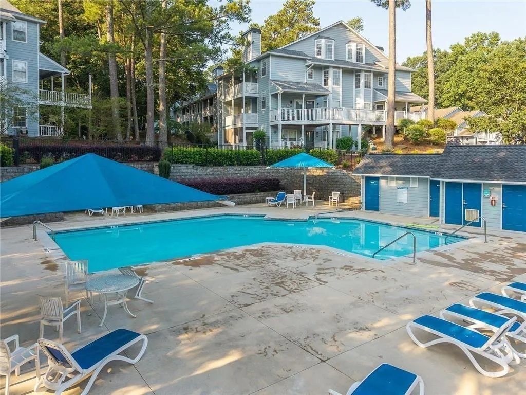 Marietta, Georgia 30067, United States, 2 Bedrooms Bedrooms, ,2 BathroomsBathrooms,Residential,Active,160032