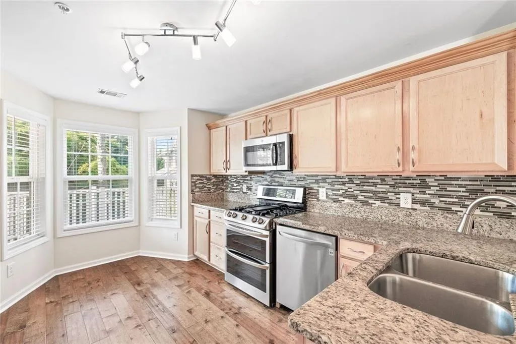 Marietta, Georgia 30067, United States, 2 Bedrooms Bedrooms, ,2 BathroomsBathrooms,Residential,Active,160032