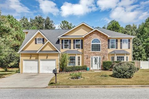 A home in Fairburn