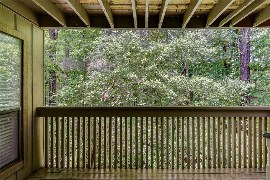 1015 Dunbar Drive, Dunwoody, Georgia image 29