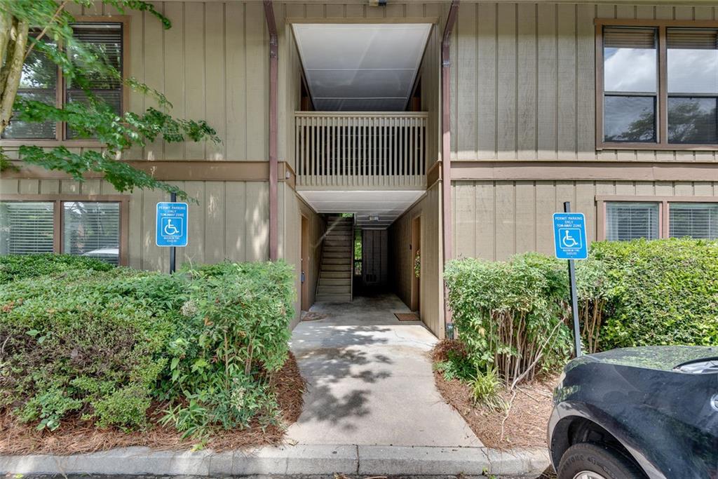 1015 Dunbar Drive, Dunwoody, Georgia image 30