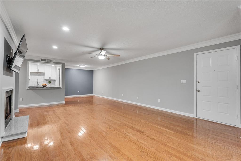 1015 Dunbar Drive, Dunwoody, Georgia image 10
