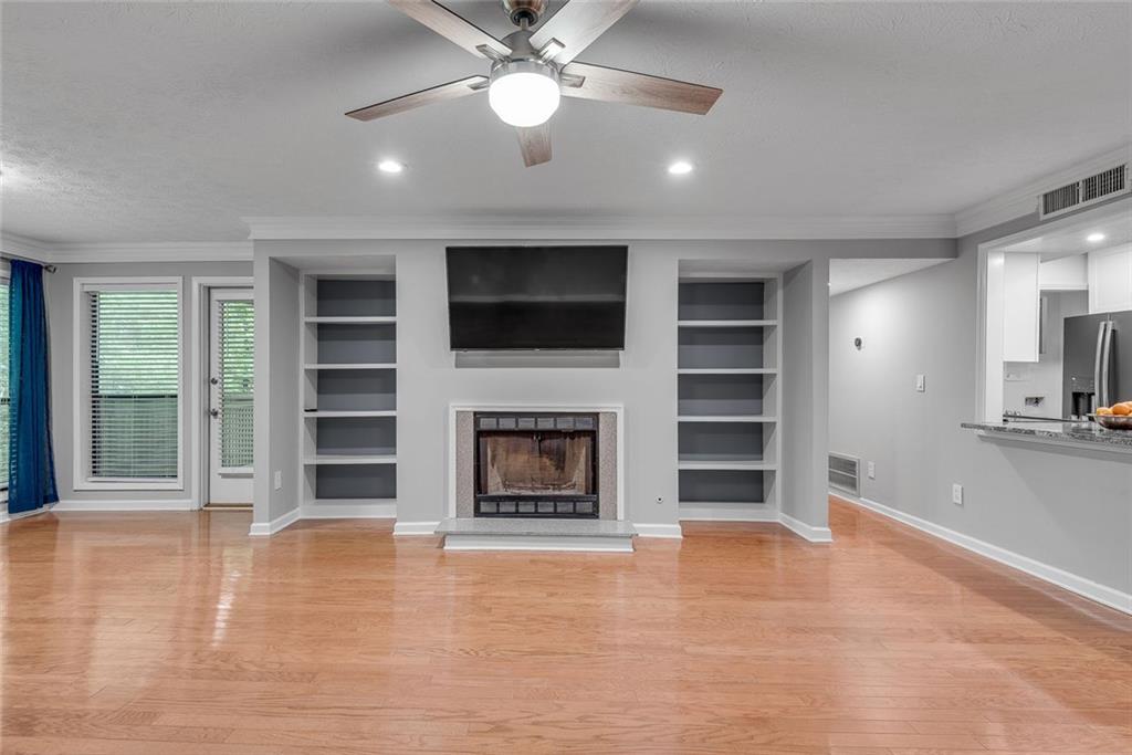 1015 Dunbar Drive, Dunwoody, Georgia image 8