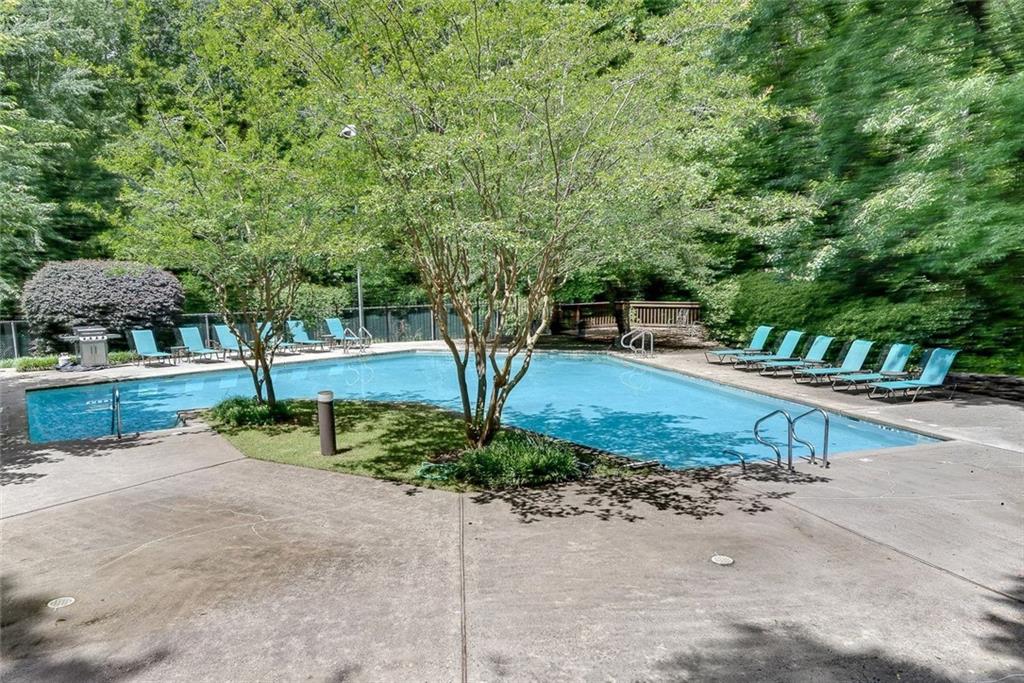 1015 Dunbar Drive, Dunwoody, Georgia image 33