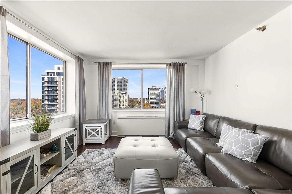 Photo of 2479 Peachtree Road NE #1716, Atlanta, GA 30305 (MLS # 7685085)