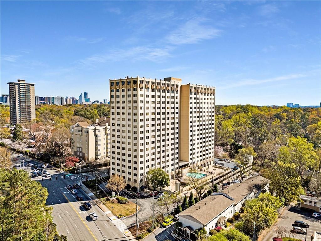 Photo of 2479 Peachtree Road NE #1716, Atlanta, GA 30305 (MLS # 7685085)