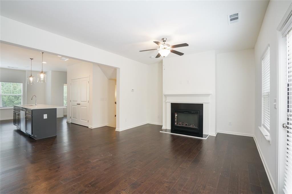 886 Society Circle Cir, Atlanta, Georgia image 4