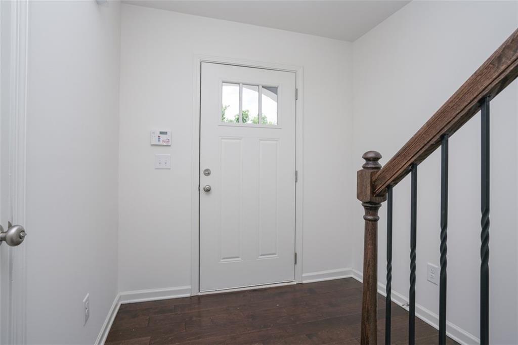 886 Society Circle Cir, Atlanta, Georgia image 2