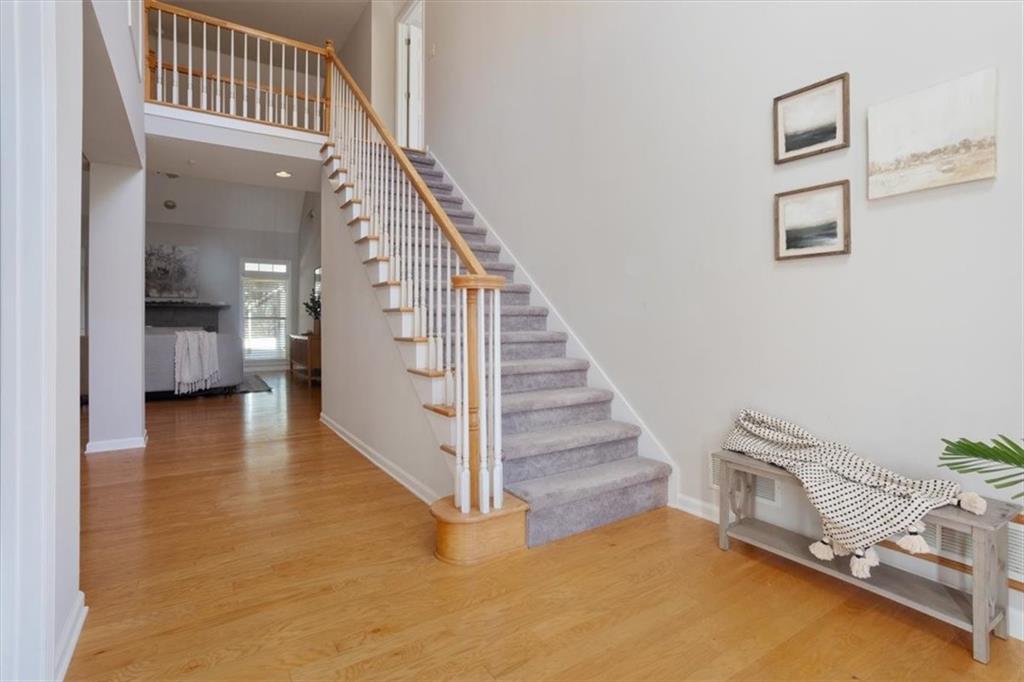 1262 Parkview Lane NW